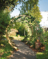 Pergola mit dreifachem Bogentor