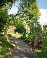 Pergola mit dreifachem Bogentor